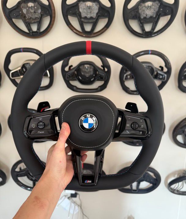 Volante Sportivo BMW M – Pelle Premium, Paddle e Comandi Multifunzionali