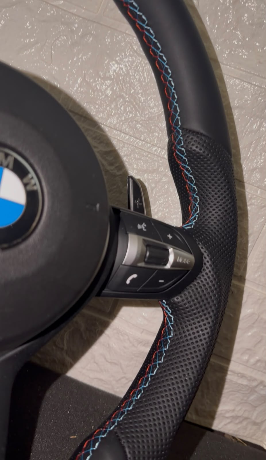 Volante Per Bmw Con Pelle Traforata & Pelle Liscia