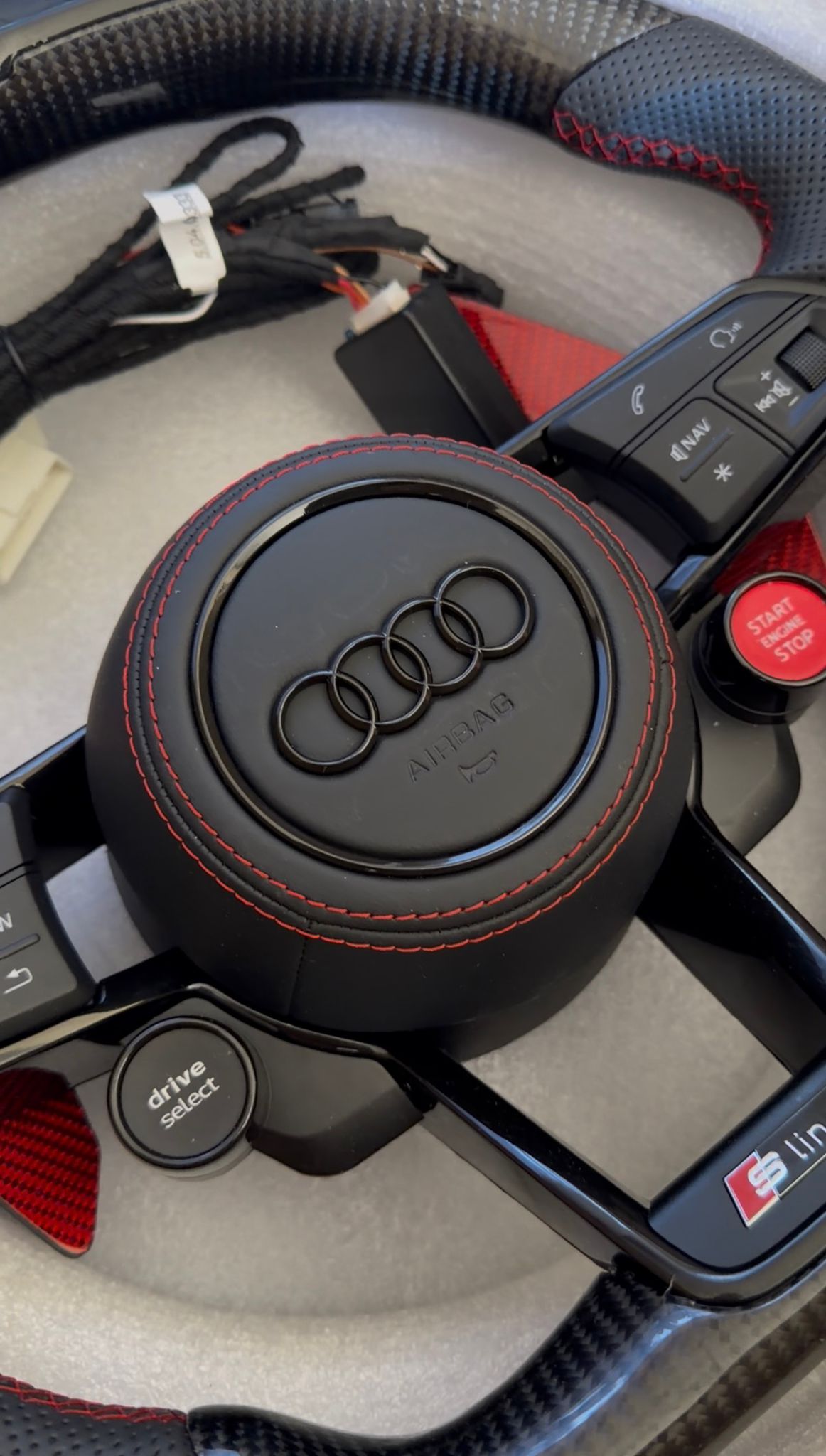 Volante Audi S-Line in Carbonio con Display Contagiri – Flat Bottom con Start/Stop & Drive Select