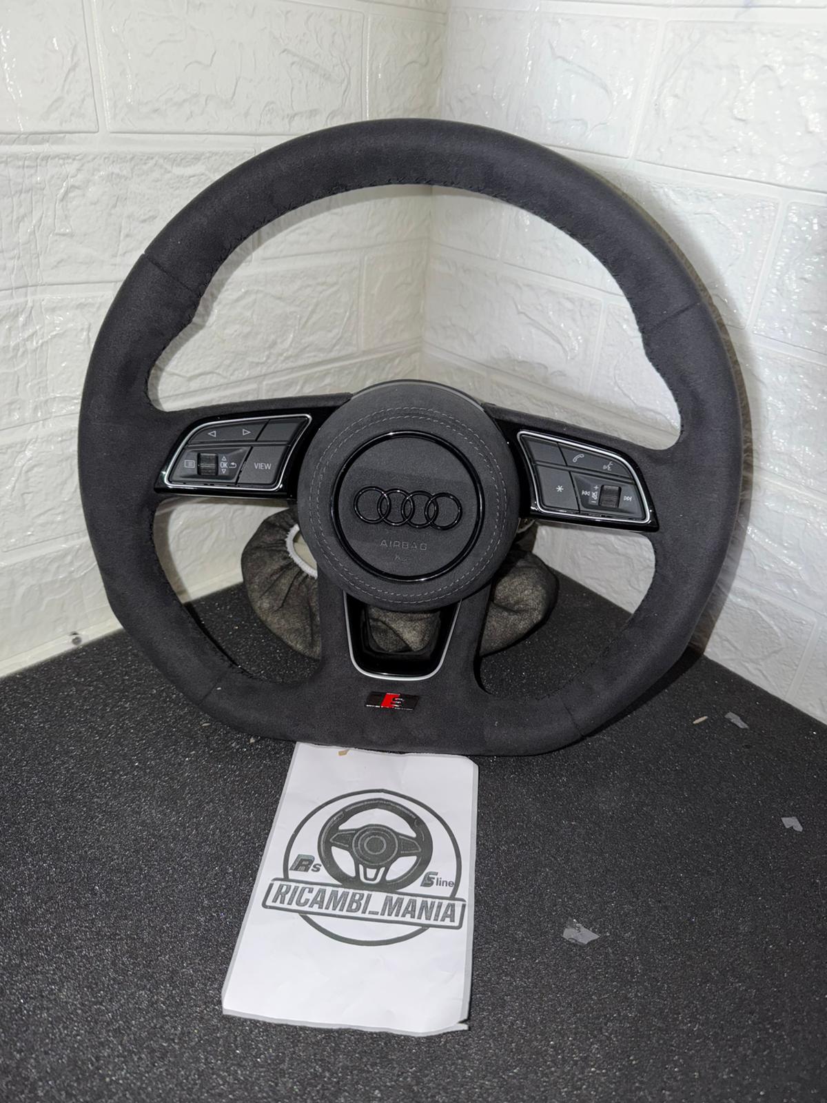 Volante SLine In Alcantara Con Finiture Nere & Tasti MultiFunzione