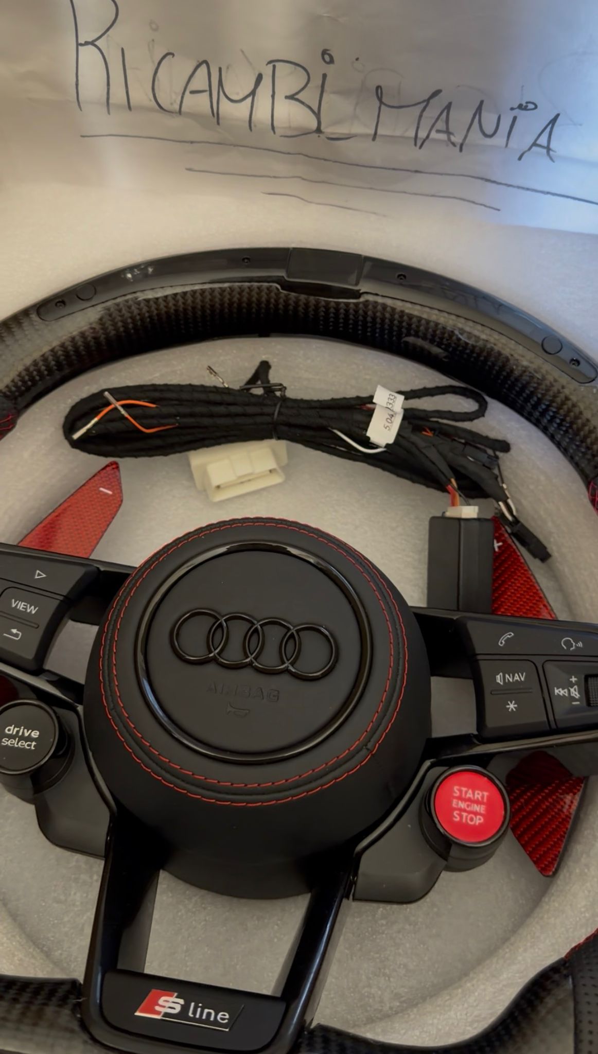 Volante Audi S-Line in Carbonio con Display Contagiri – Flat Bottom con Start/Stop & Drive Select
