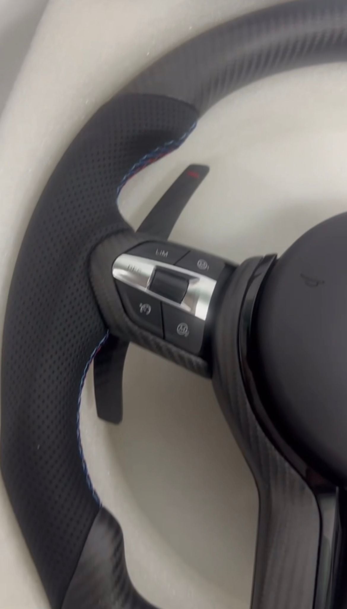 Volante BMW Stile M Performance in Carbon Look Opaco Paddle in carbonio