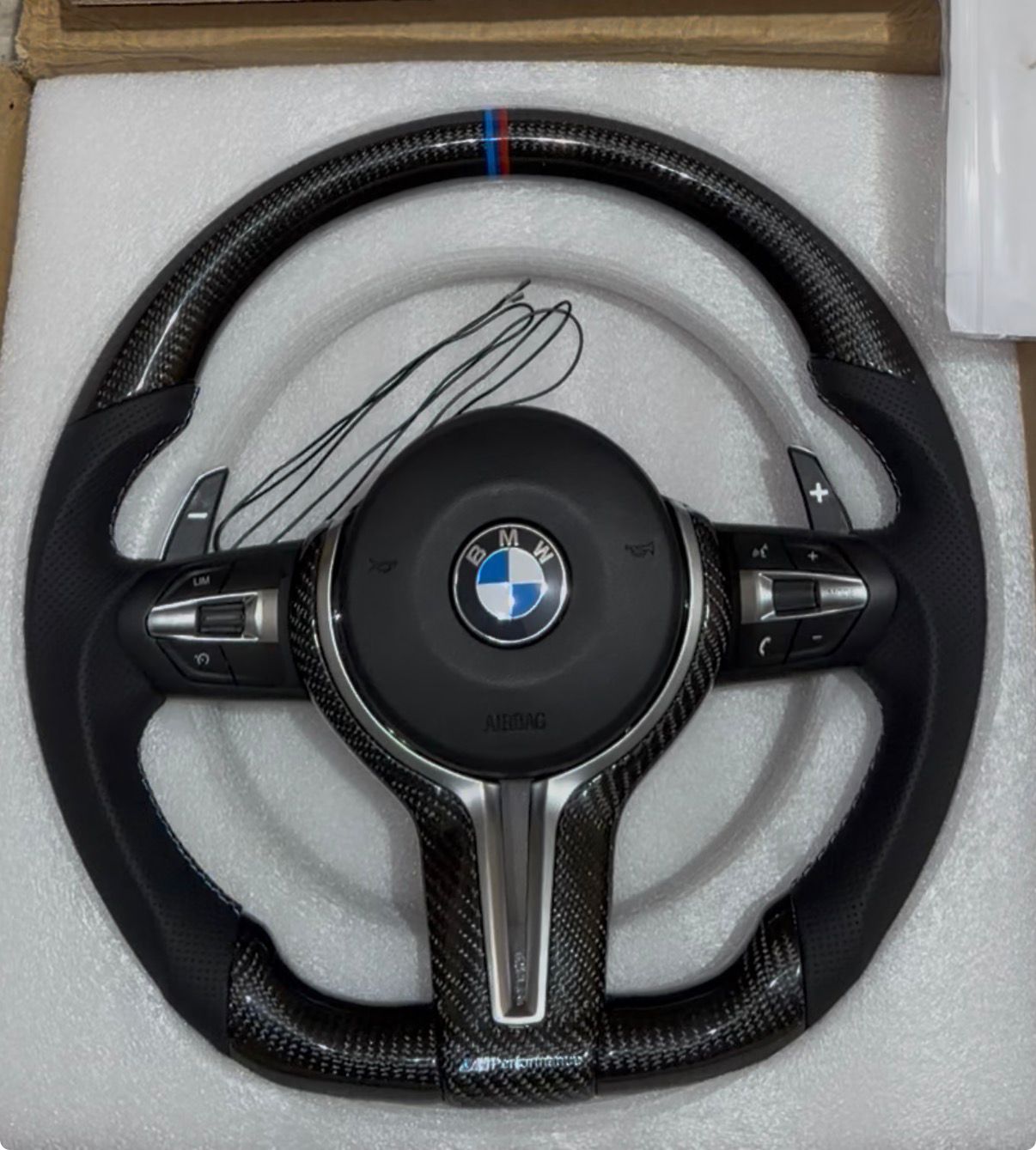 Volante BMW M Performance in Carbonio e Pelle