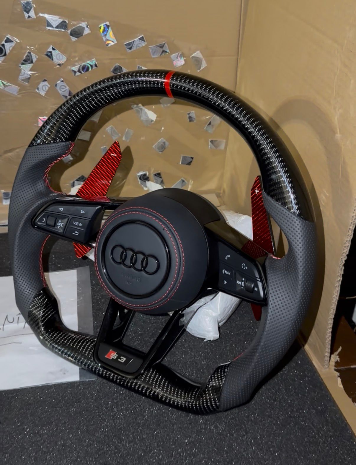 Volante Audi Sportivo In Fibra Di Carbonio Con Palette In Carbonio Rosse Racing