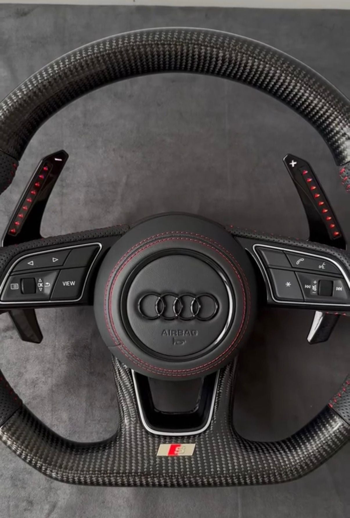 Volante Audi in Carbonio con Paddle Conta Giri Led