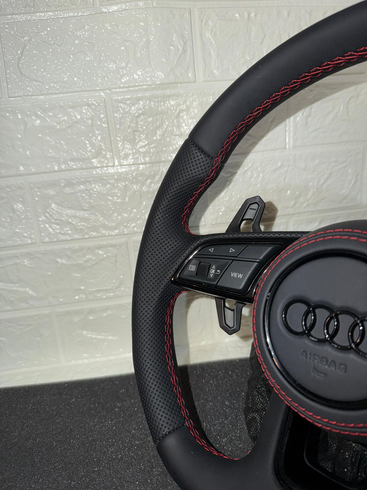 Volante Sline Con Cuciture Rosse, Mirino Rosso Racing, Palette Urus