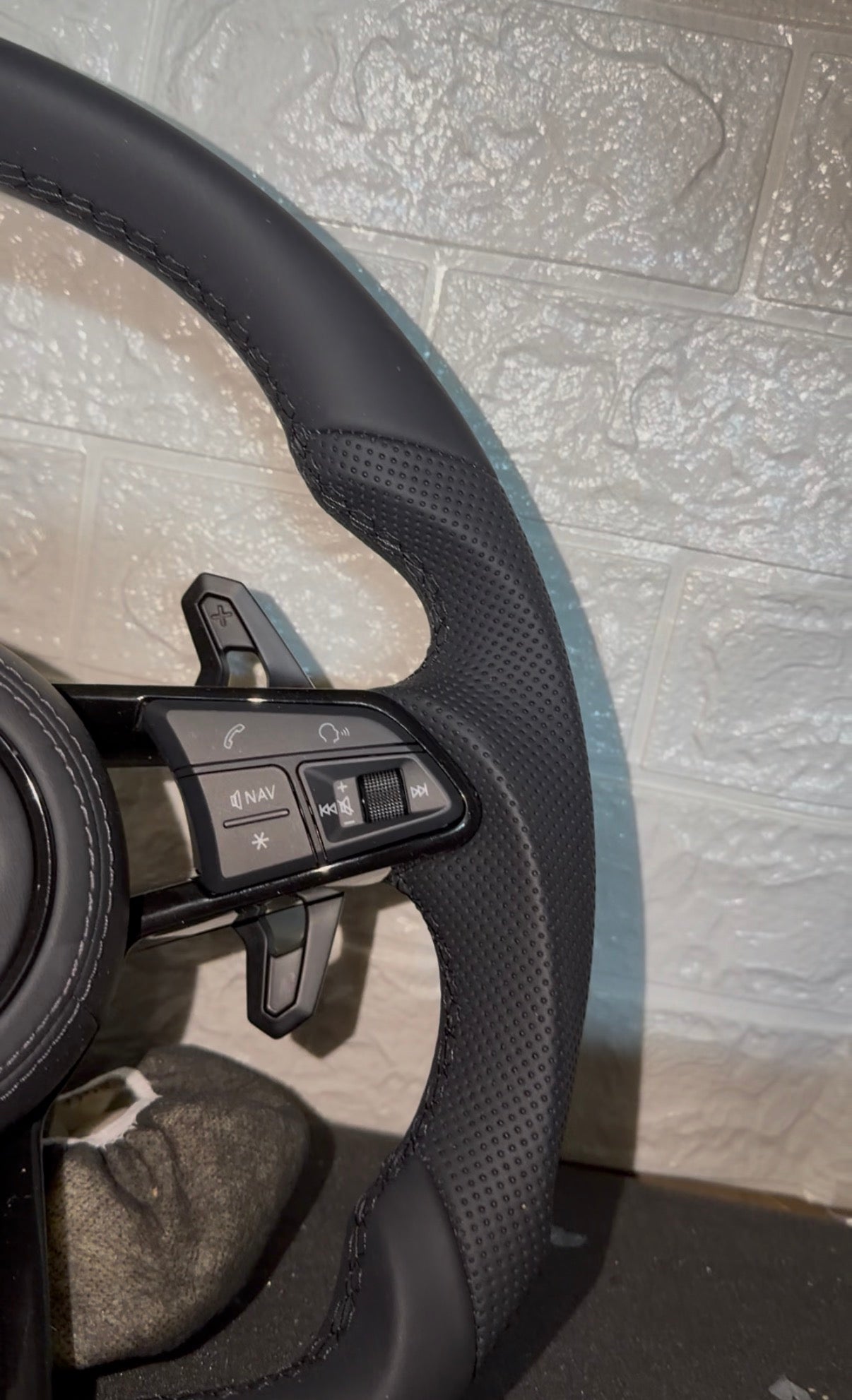 Volante Sline Con Pelle Traforata, Comandi Multifunzione & Paddle urus
