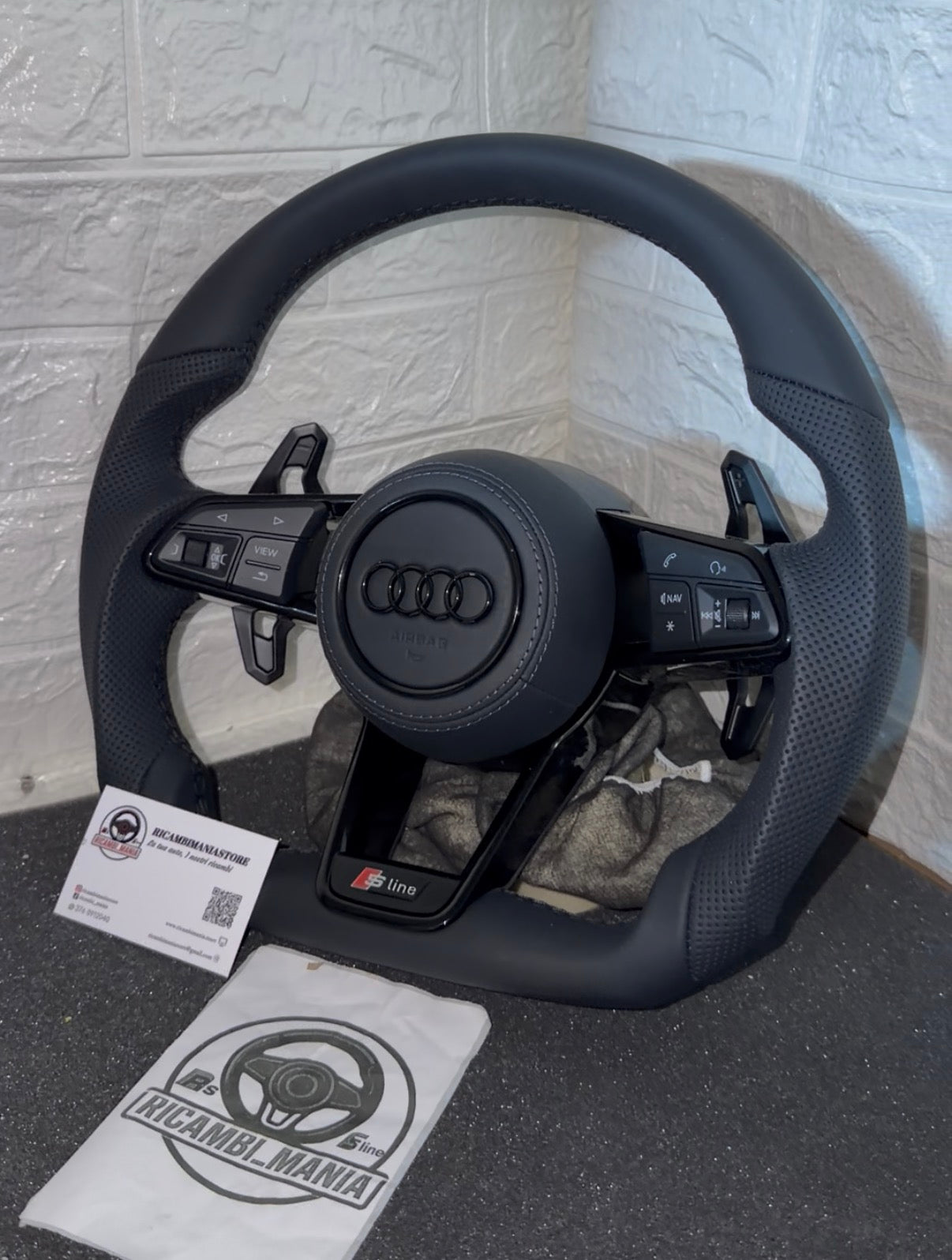 Volante Sline Con Pelle Traforata, Comandi Multifunzione & Paddle urus