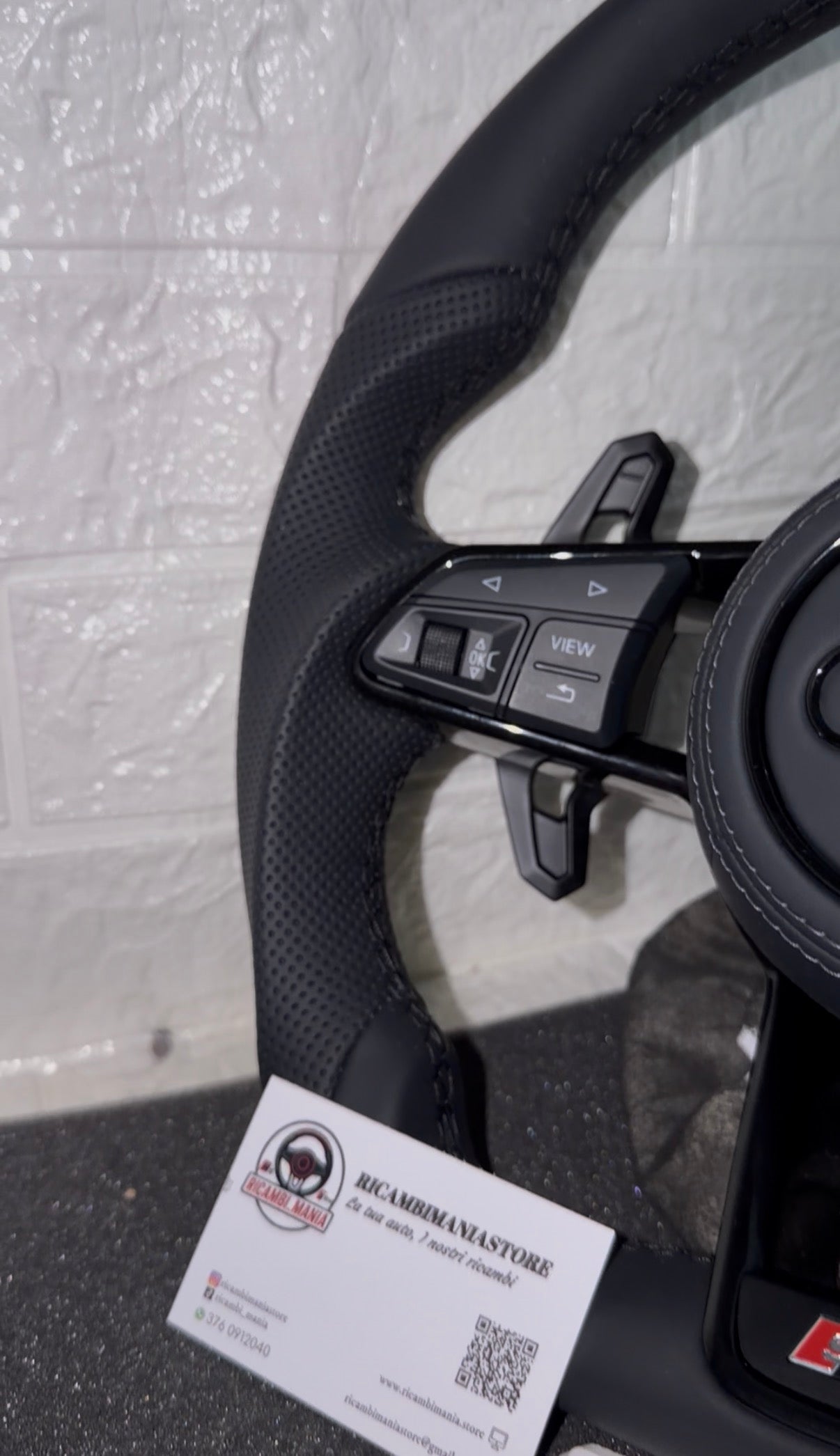 Volante Sline Con Pelle Traforata, Comandi Multifunzione & Paddle urus