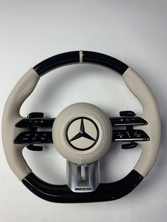 Volante Sportivo AMG Bicolore Pelle Bianca Traforata – Design Premium Mercedes