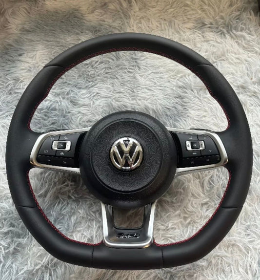 Volante volkswagen con cuciture rosse & comandi multifunzione