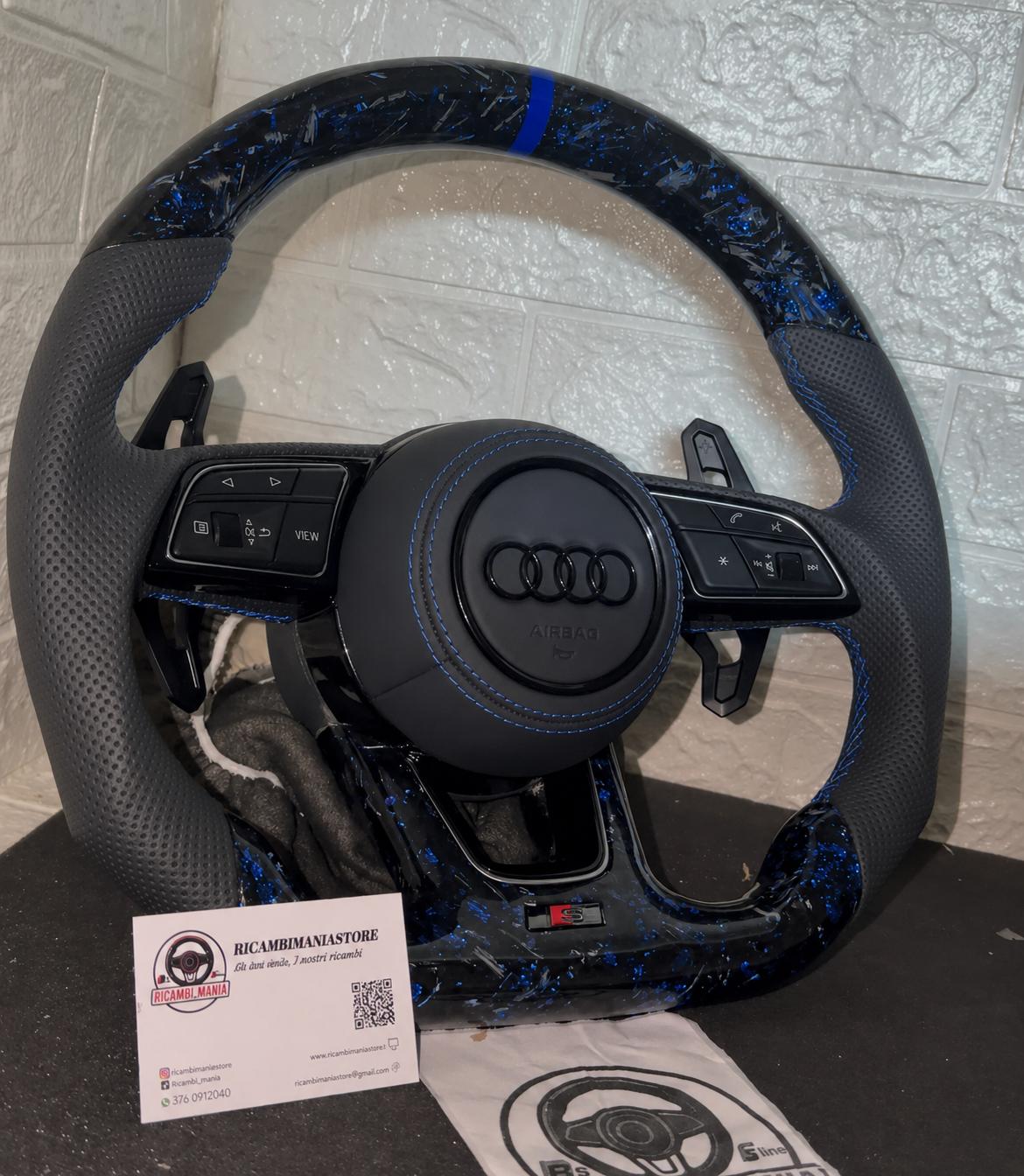 Volante Per Audi Con Carbonio Forgiato Blu & Pelle Traforata, Con Paddle Urus e Tasti Multifunzione