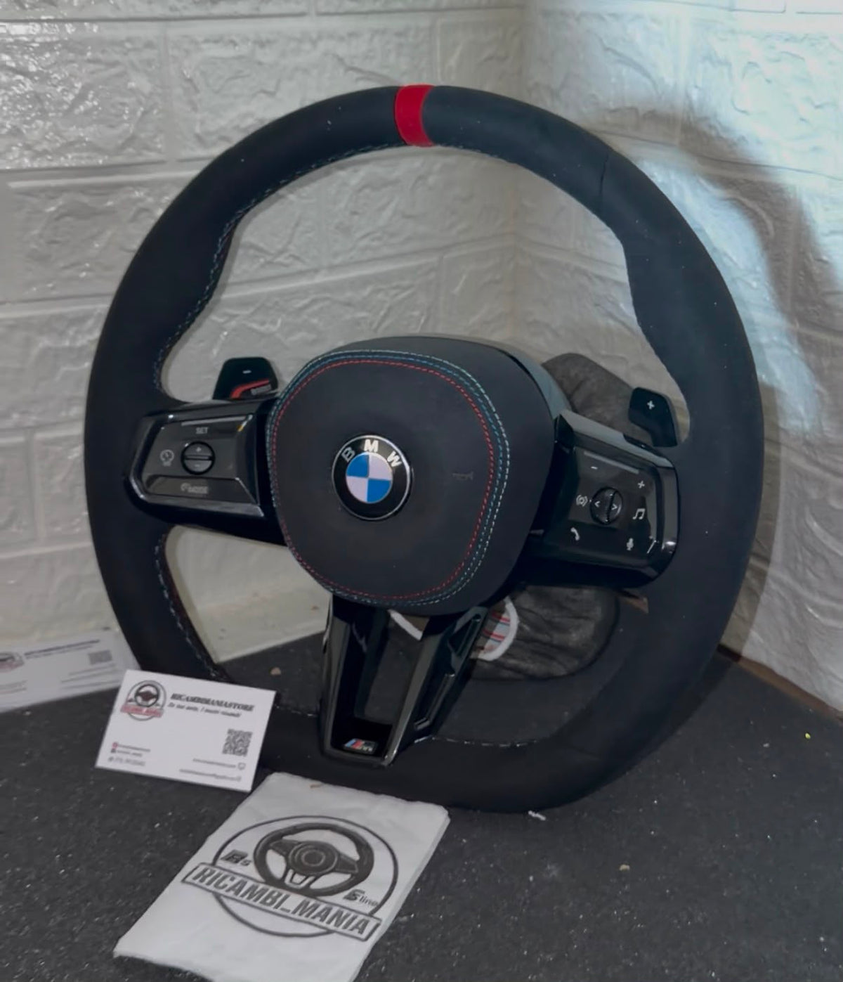 Volante Sportivo BMW M – Full Alcantara Premium, Paddle e Comandi Multifunzionali
