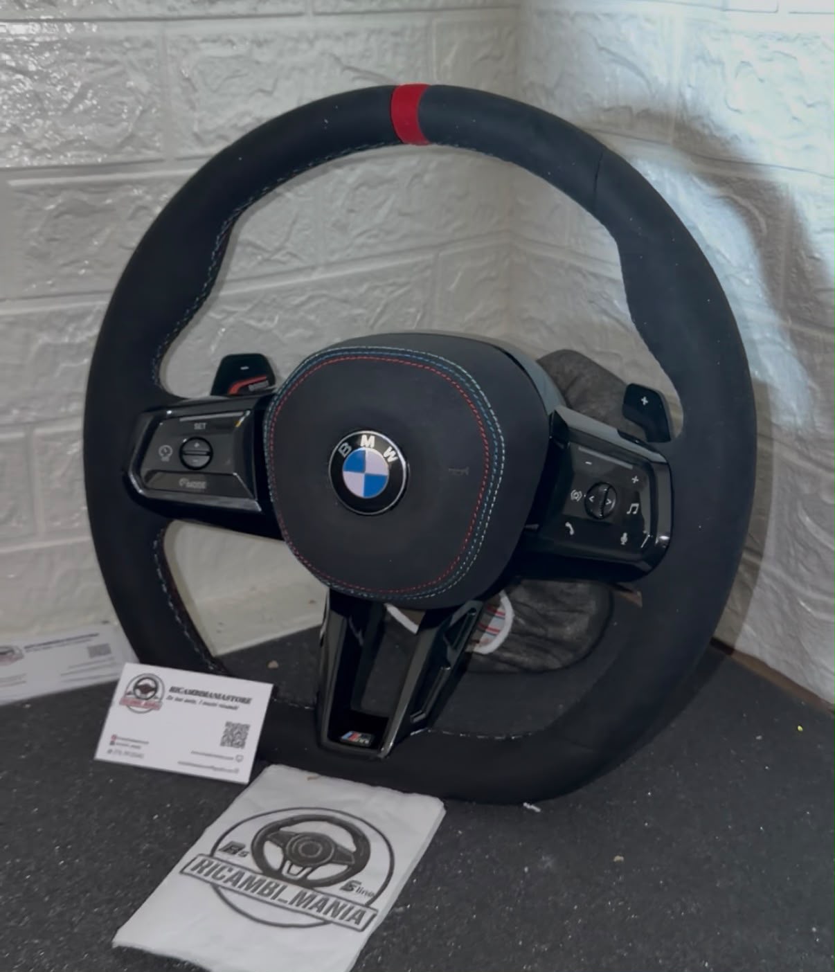 Volante Sportivo BMW M – Full Alcantara Premium, Paddle e Comandi Multifunzionali