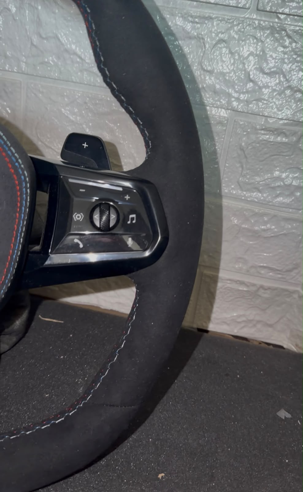 Volante Sportivo BMW M – Full Alcantara Premium, Paddle e Comandi Multifunzionali