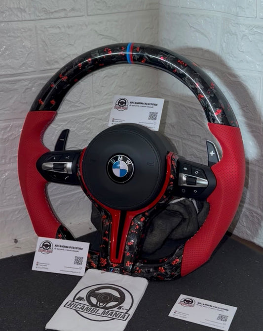 Volante Per Bmw Con Carbonio Forgiato Rosso & Pelle Traforata Rossa, Con Finiture Rosse e Tasti Multifunzione
