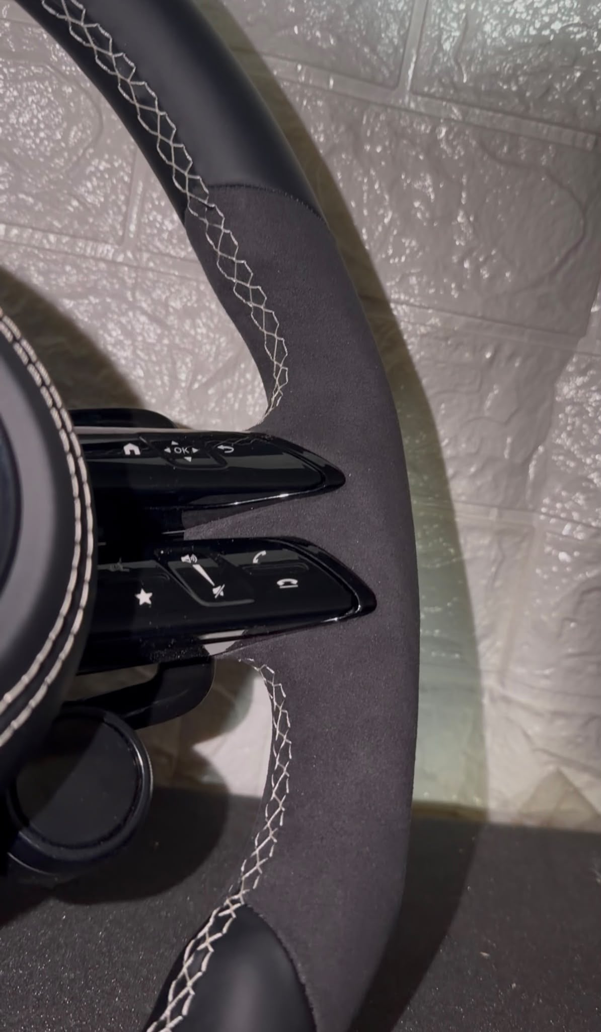Volante Per Mercedes Con Selettori, Cuciture Panna & Mirino, Con Tasti Multifunzione e Paddle