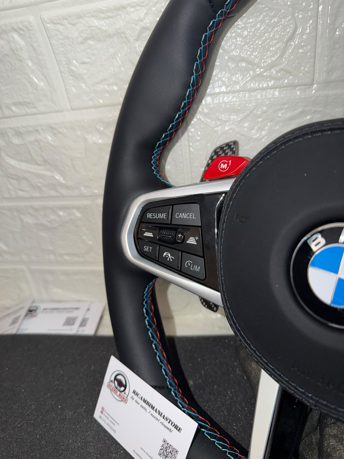 Volante Per Bmw Con Pelle Liscia,Tasti M1&M2, Mirino Rosso Racing, Paddle e Tasti Multifunzione