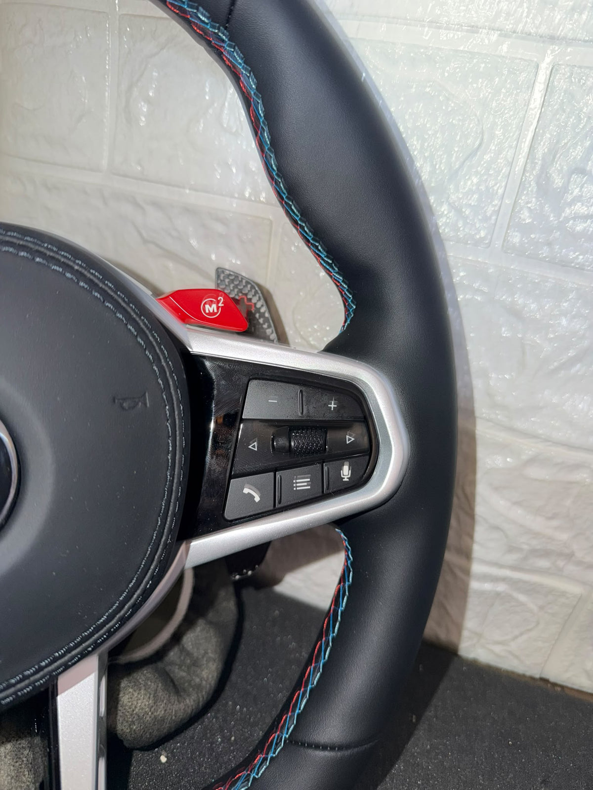 Volante Per Bmw Con Pelle Liscia,Tasti M1&M2, Mirino Rosso Racing, Paddle e Tasti Multifunzione