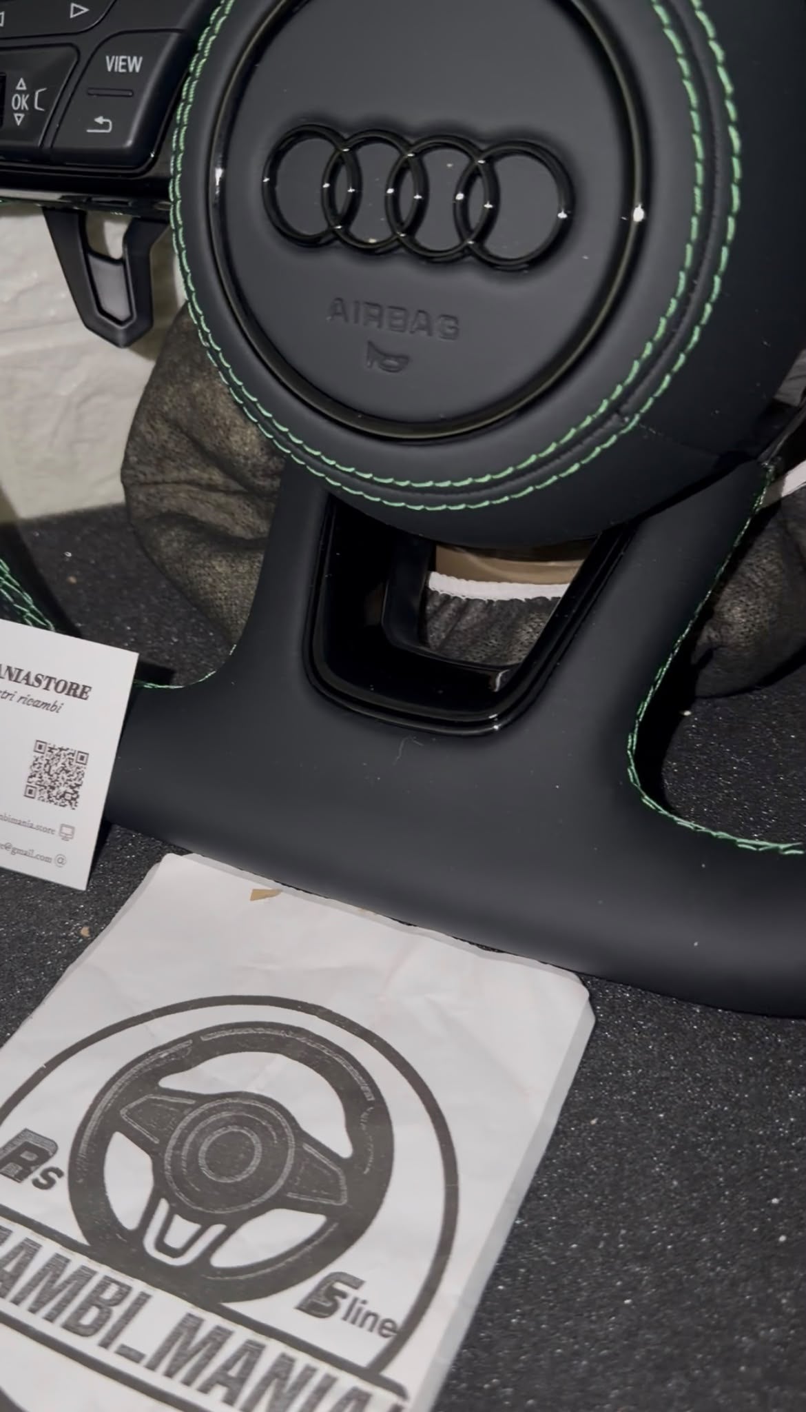 Volante Per Audi Con Cuciture Verdi & Mirino Verde, Con Paddle Stile Urus