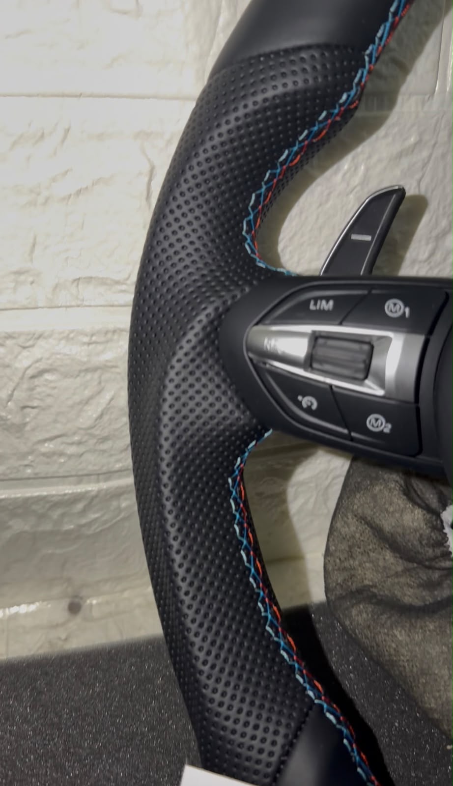Volante Per Bmw Con Pelle Traforata & Pelle Liscia