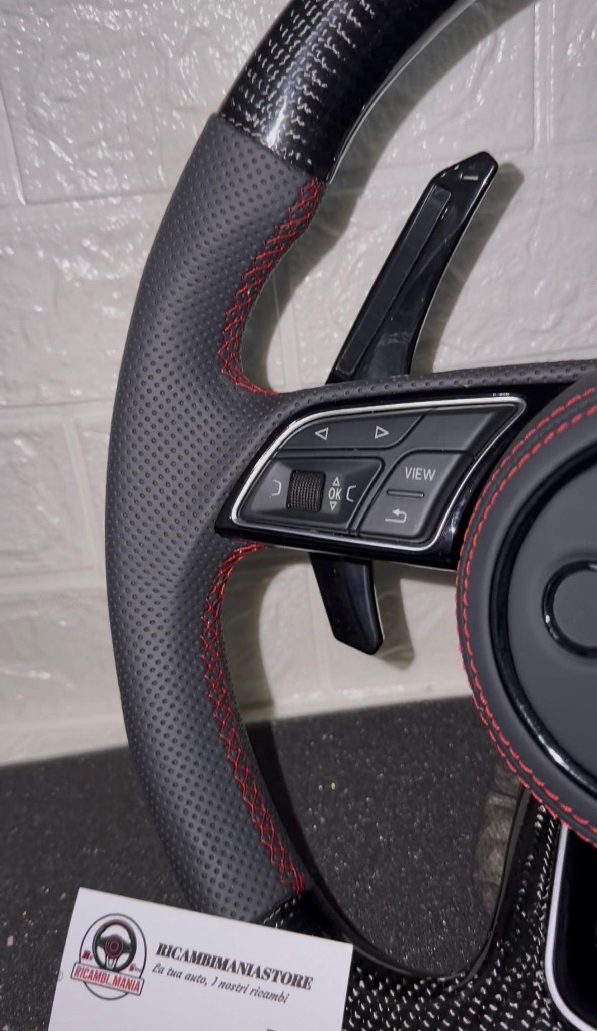 Volante Audi in Carbonio con Paddle Conta Giri Led