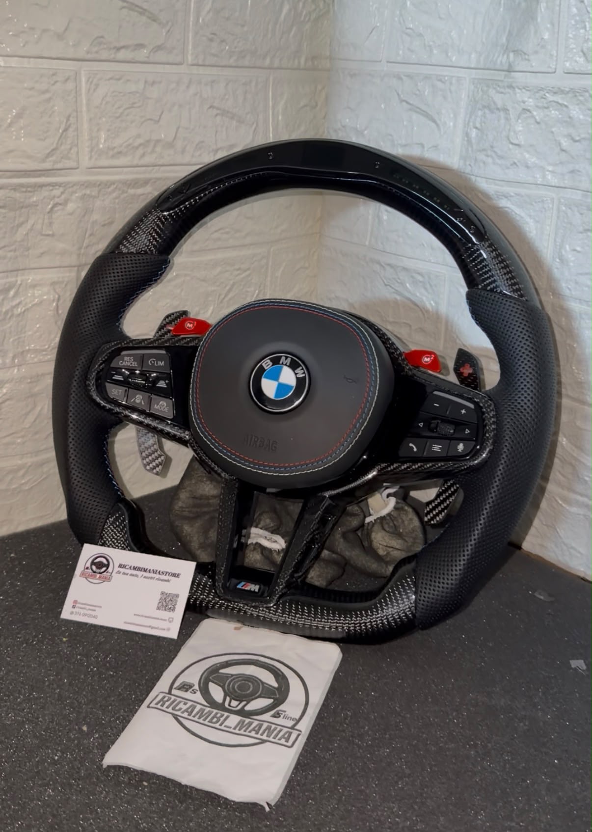 Volante bmw con comandi M1&M2, Carbonio con Pelle trafortata, Con Led Contagiri e paddle in carbonio