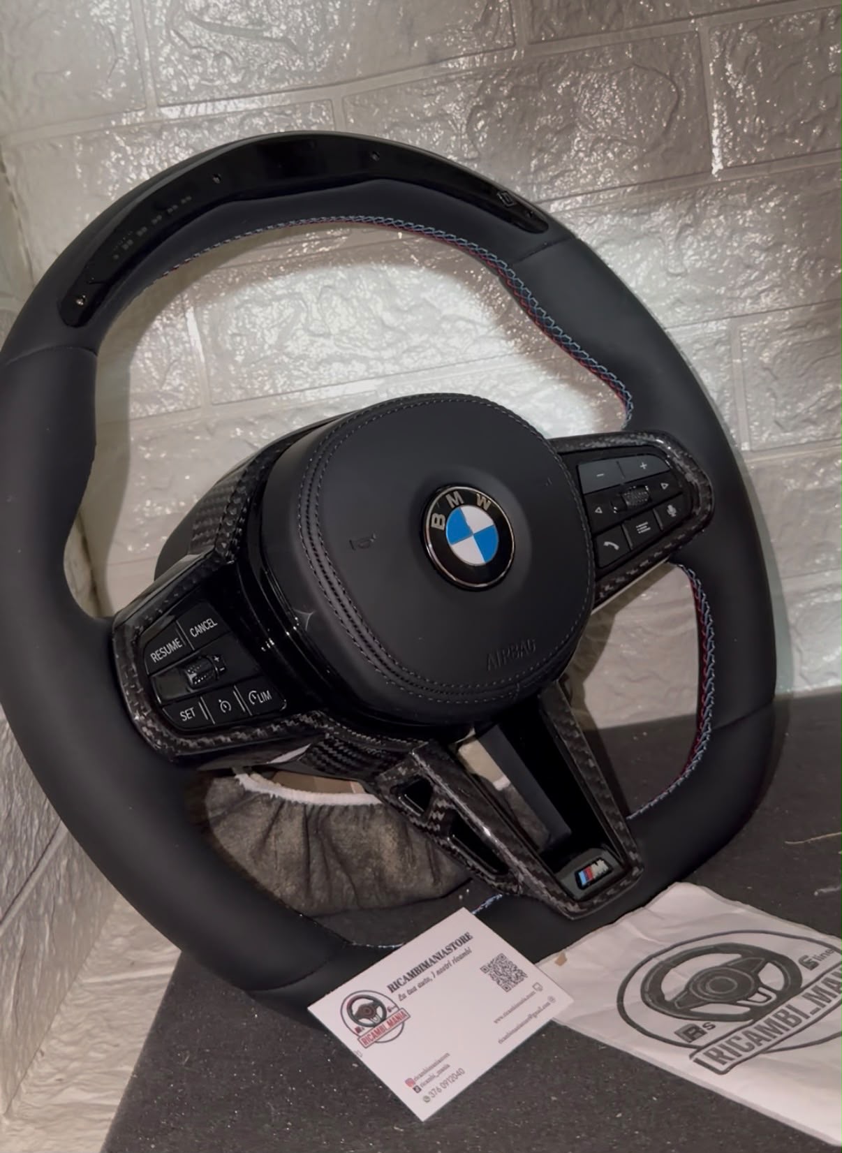 Volante Per Bmw ,Con Contagiri LED, E Tasti Multifunzione, Con Dettagli In Carbonio Lucido & pelle Traforata