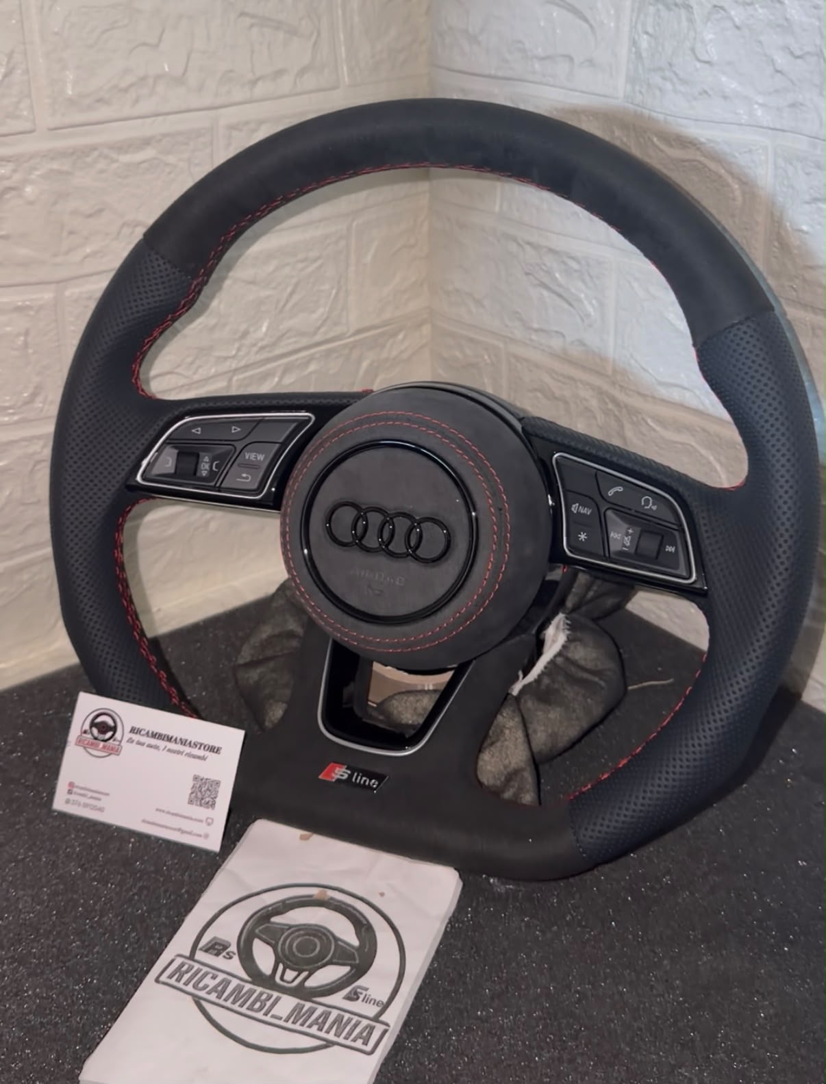 Volante Per Audi Con Alcantara & Pelle Liscia, Con Tasti Multifunzione