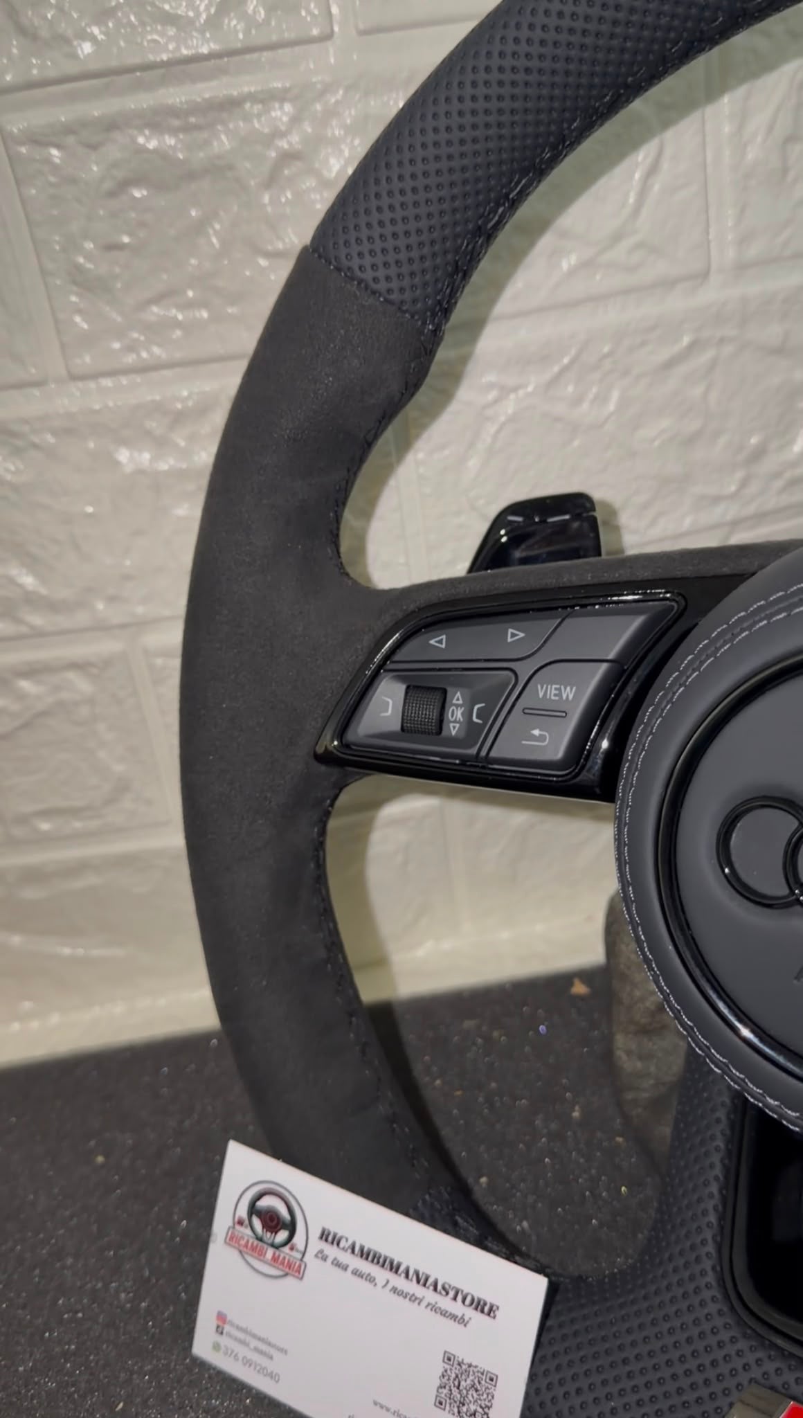 Volante Per Audi Con Alcantara & Pelle Traforata , Con Tasti Multifunzione e Paddle