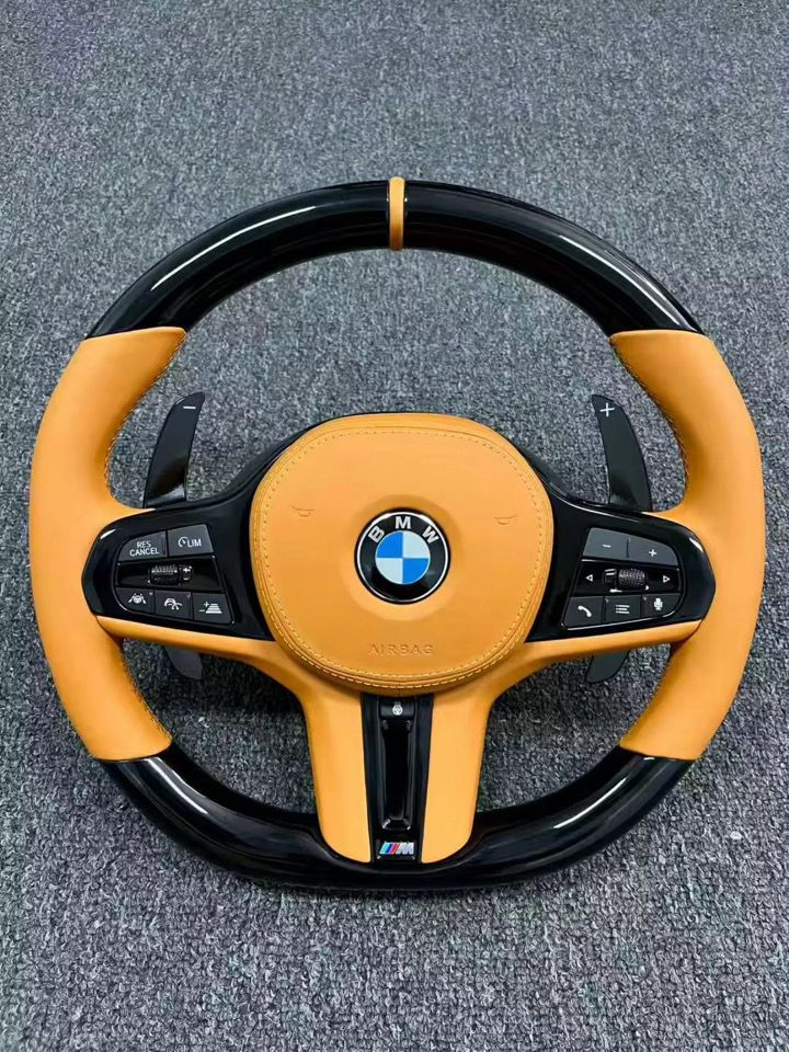 Volate Bmw Con Dettagli Arancioni & Mirino Racing