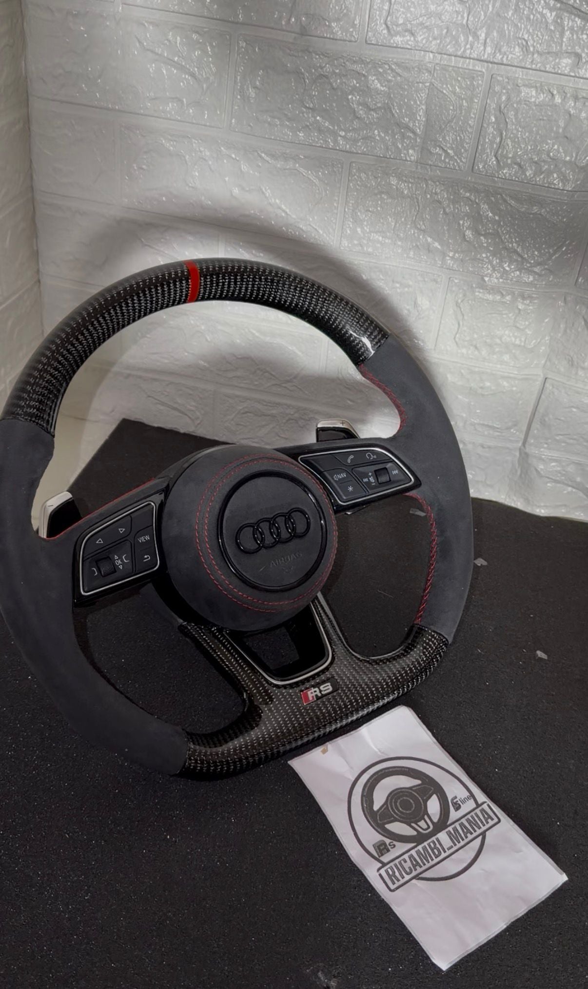 VOLANTE PER AUDI IN CARBONIO & ALCANTARA
