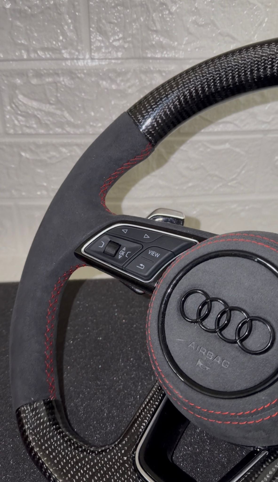 VOLANTE PER AUDI IN CARBONIO & ALCANTARA