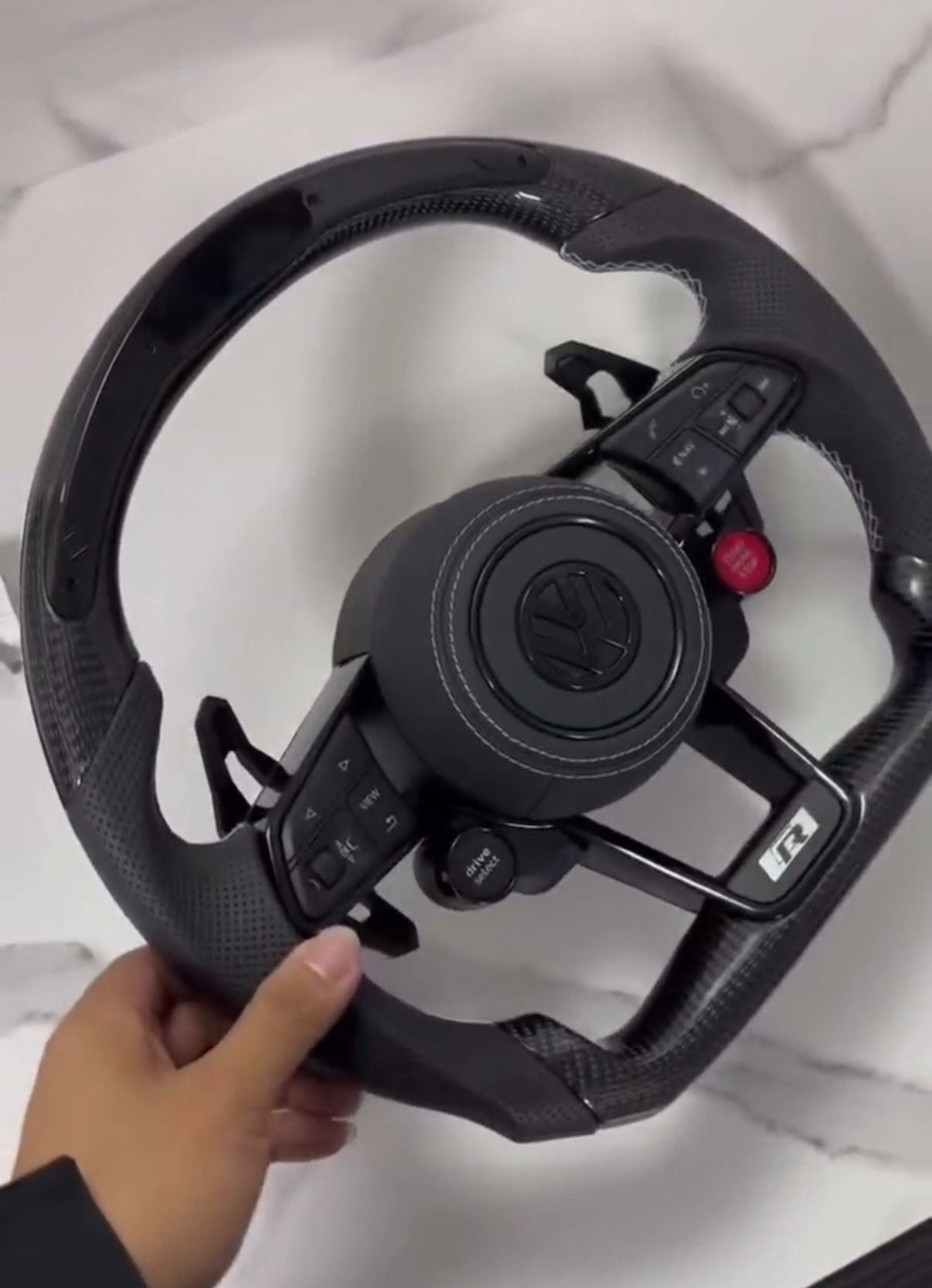 Volante Volkswagen R in Fibra di Carbonio – Sportivo con Paddle Shift, Drive Select e Contagiri