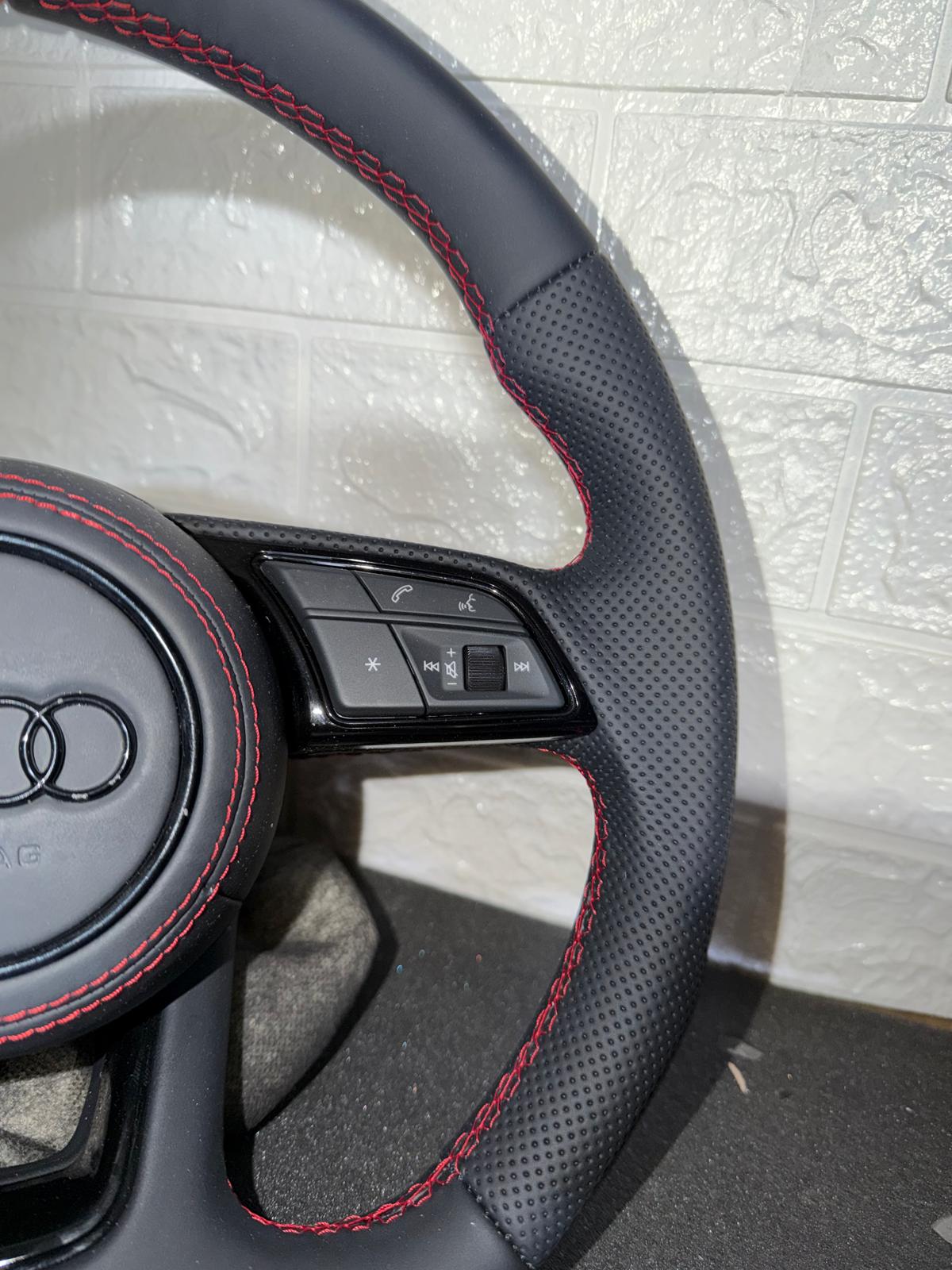 Volante Audi S-Line Sport Senza Paddle Cambio, Con Cuciture Rosse & Mirino Rosso Racing