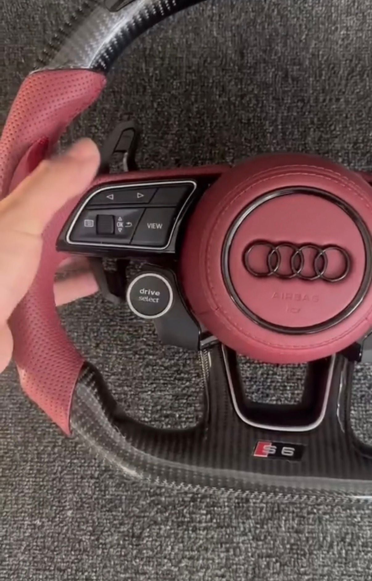 Volante Sportivo Audi Rosso & Nero – Con Palette Urus & Tasti Start&Stop e Drive Select