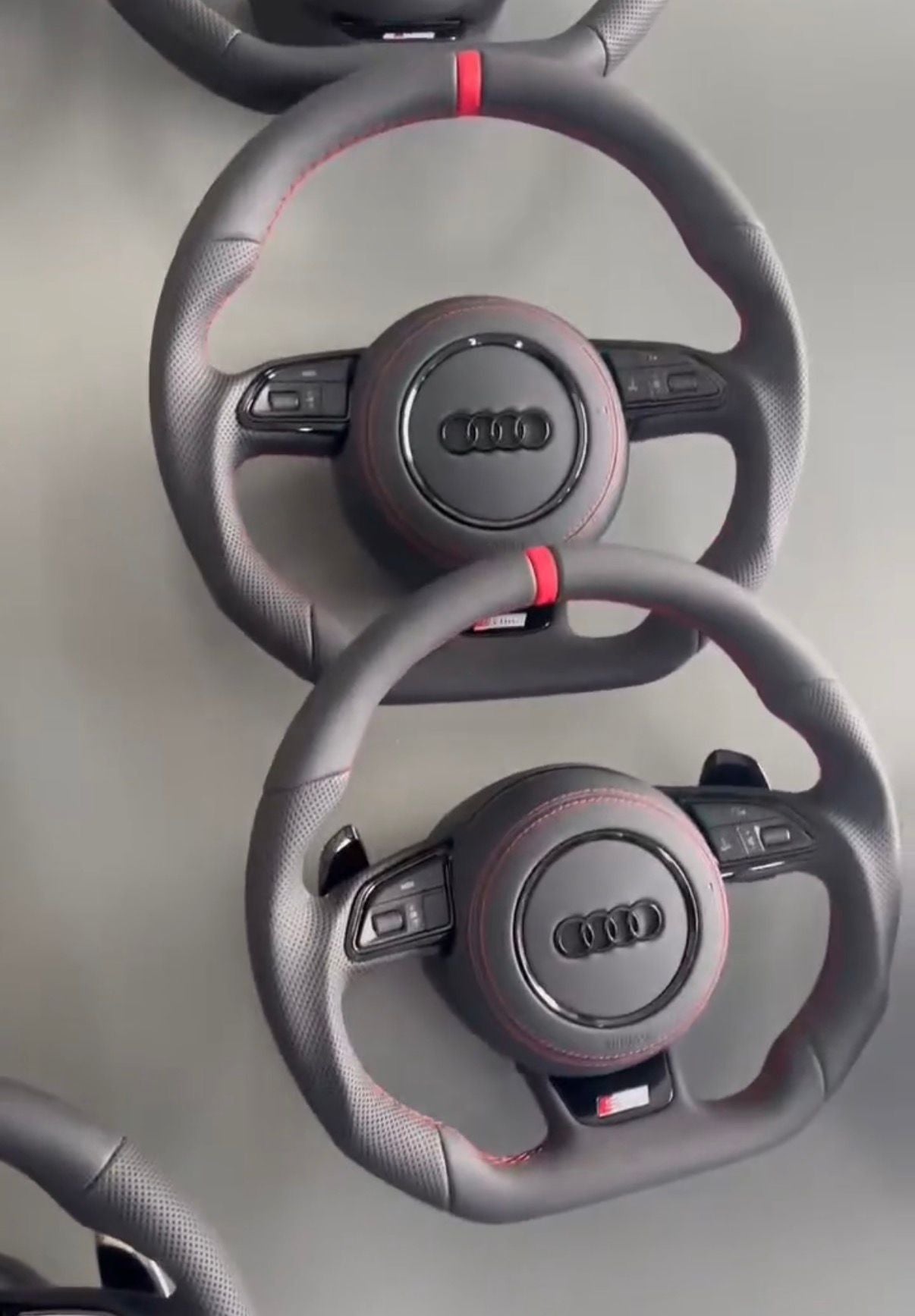 Volante Audi S-Line Sportivo in Pelle Traforata con Mirino Racing Rosso & Comandi Multifunzionali