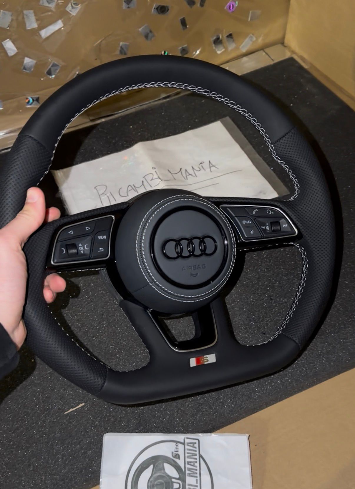 Volante Sportivo Audi S Line in Pelle Traforata – Design Sportivo